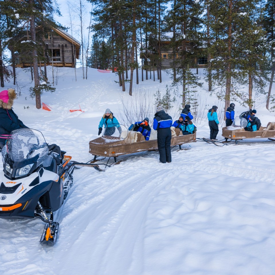 Aurora Camp Schneemobil